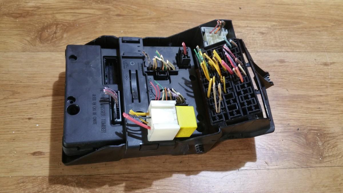 7703397911 Renault Megane 2001 Fuse box