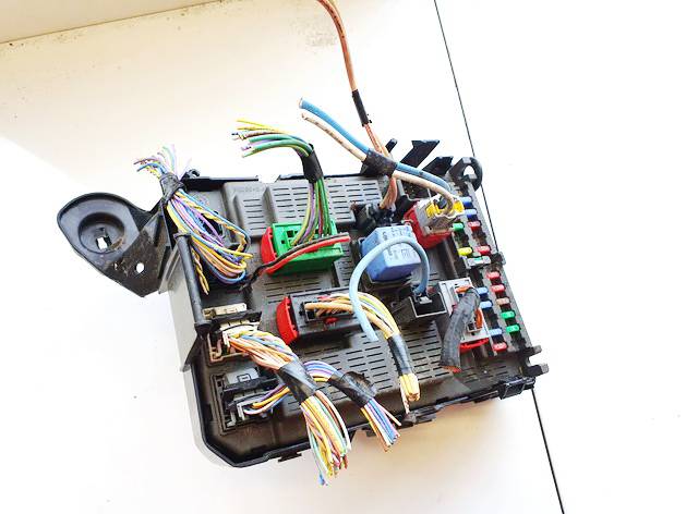 00046100E Citroen C8 2005 Drošinātāju kārba