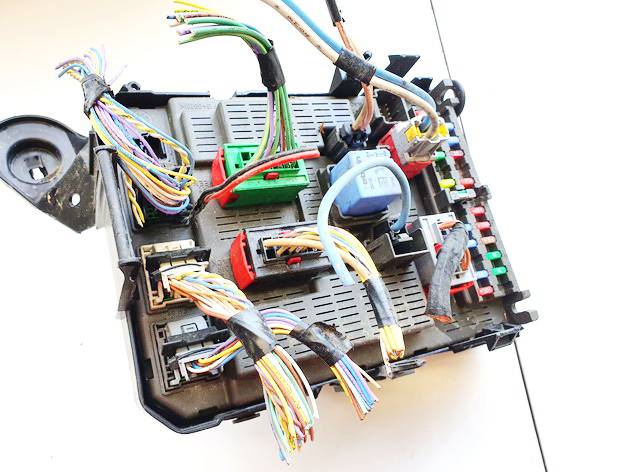 00046100E Citroen C8 2005 Drošinātāju kārba - Thumbnail 2