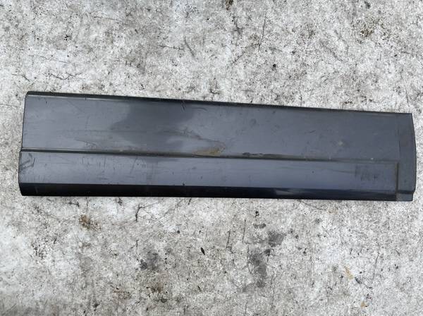 877313E001 Kia Sorento 2004 Durvju ārējais molding - PRIEKŠA PA KREISI