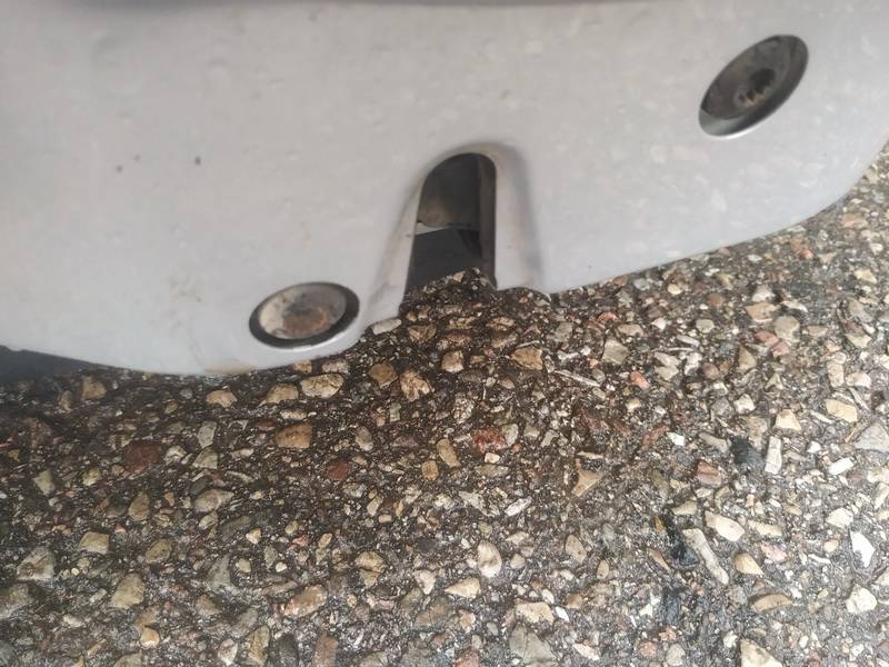 Volkswagen Passat 1997 Oven Lukko - TAKANA VASEMMALLA