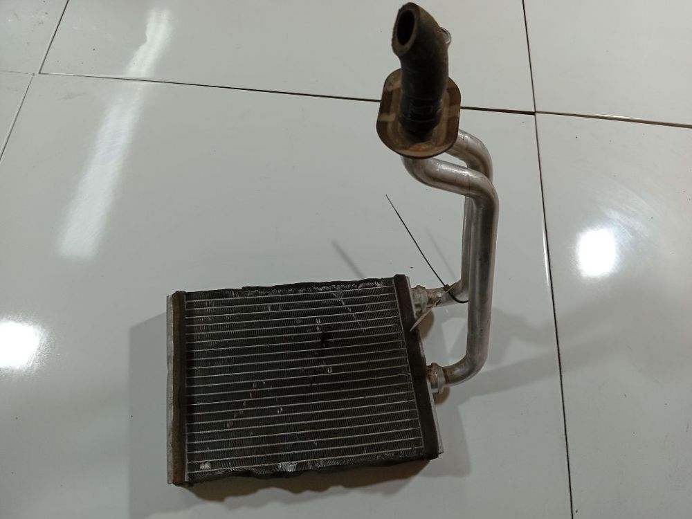 Honda FR-V 2006 Salono peciuko radiatorius