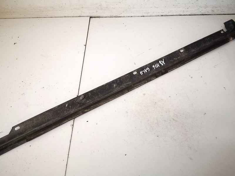 8D0839478 Audi A4 1995 Listwa szyby drzwi - TYLNE PRAWE