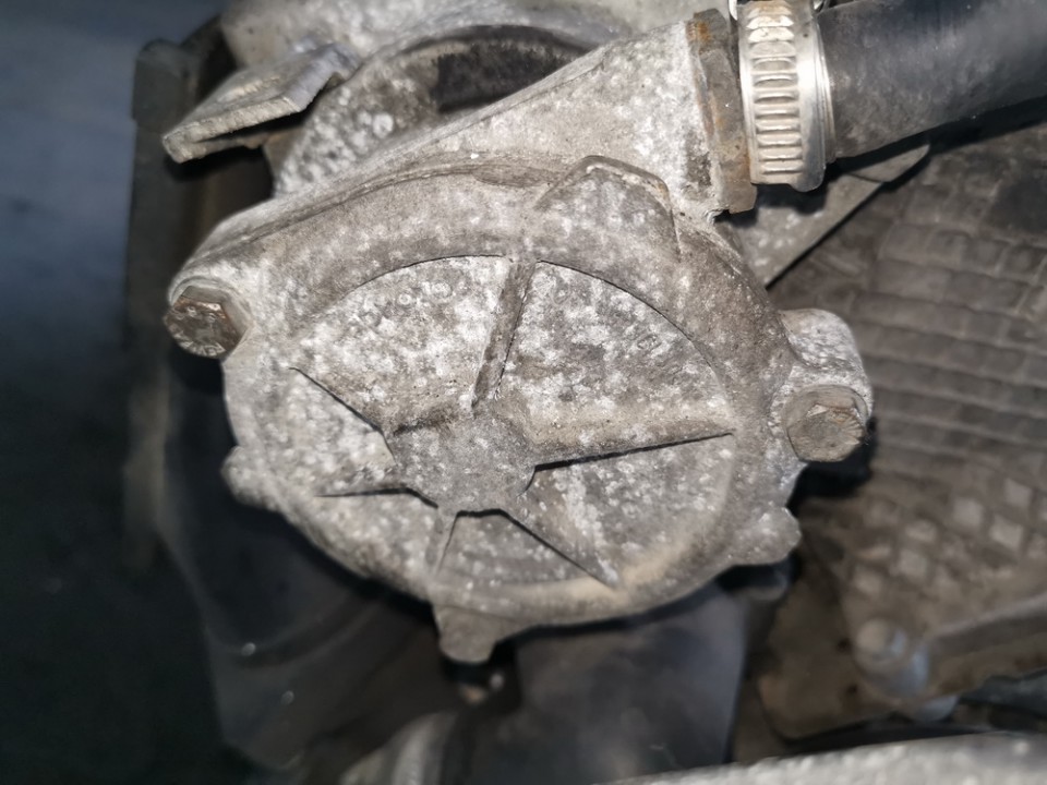 BMW 5-Series 1996 Pompa próżniowa układu hamulcowego