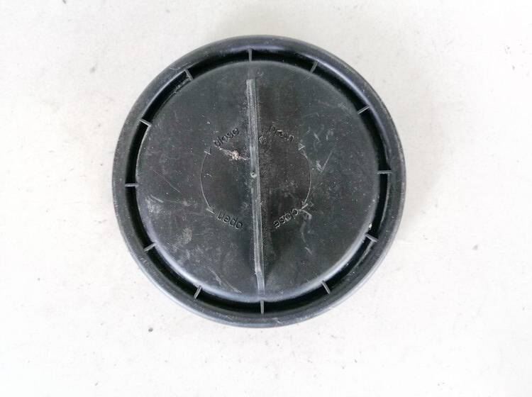 15822200 Volkswagen Crafter 2007 Headlight bulb dust cover cap - FRONT - Thumbnail 2