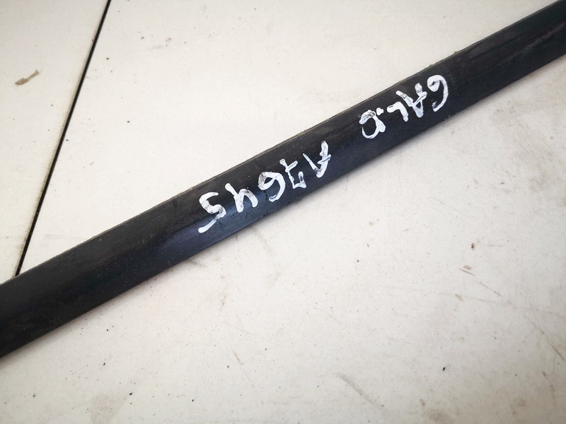 Volvo V50 2006 Listón embellecedor de la ventana de la puerta trasera - TRASERO DERECHO - Thumbnail 3