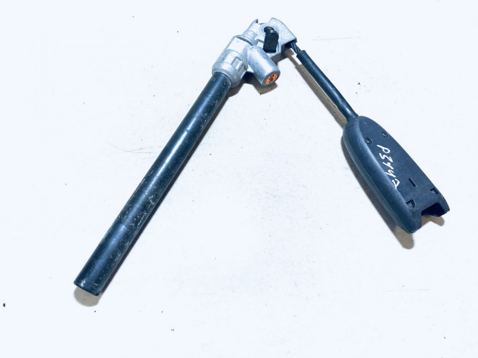 Ford Focus 2002 Seat belt holder (Seat belt Buckle) - FRONT RIGHT