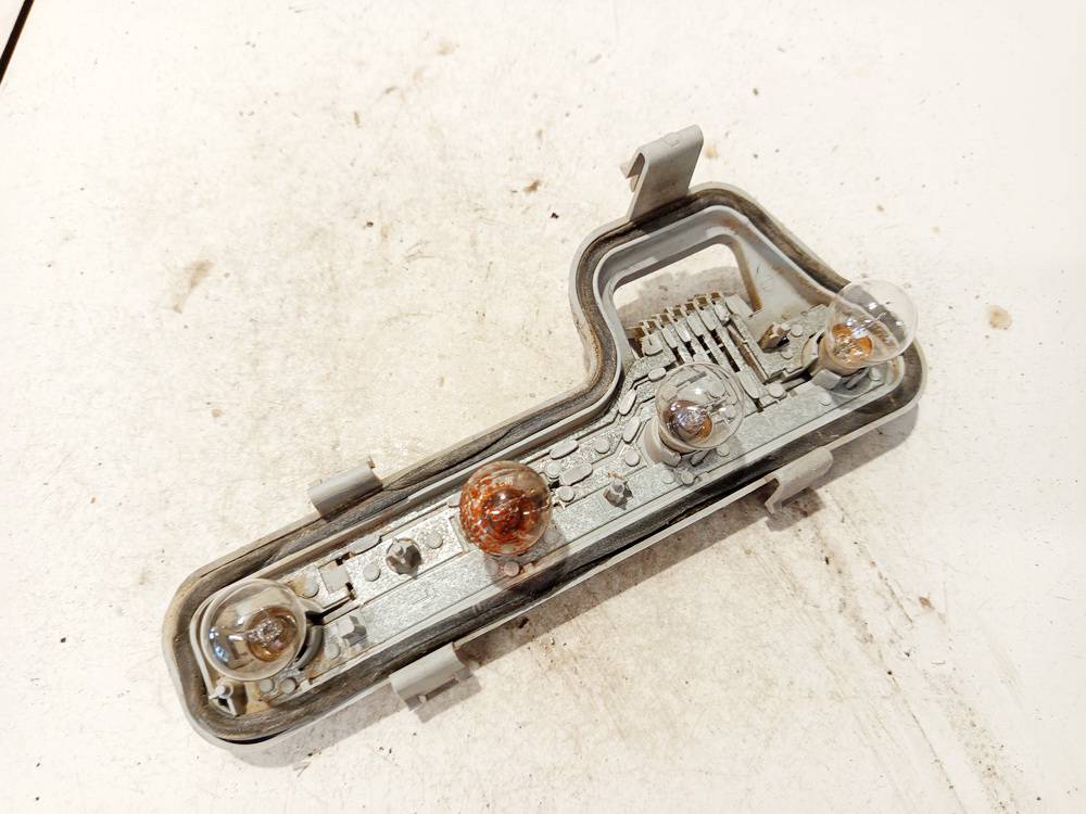 PY21W Opel Zafira 2003 Lampenträger Rücklicht Rückleuchte innen Heckklappe