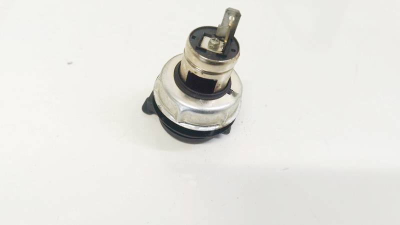 Audi A4 1996 Cigareciu pridegiklis (prikurke) - Thumbnail 3