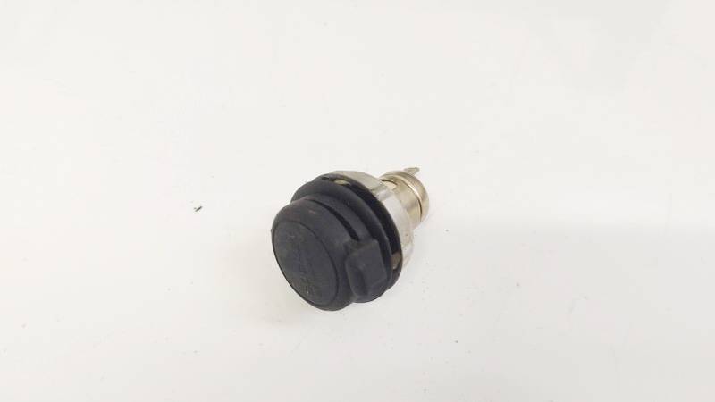 Audi A4 1996 Tupakansytytin (Sytytin)