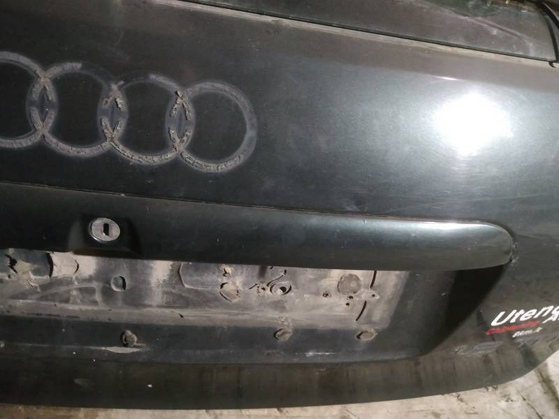 Audi A4 1996 акладка крышки багажника наруж - Thumbnail 3