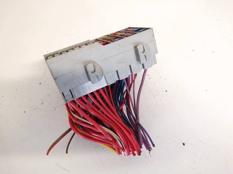 8637669 Volvo XC 90 2005 Fuse box - Thumbnail 2