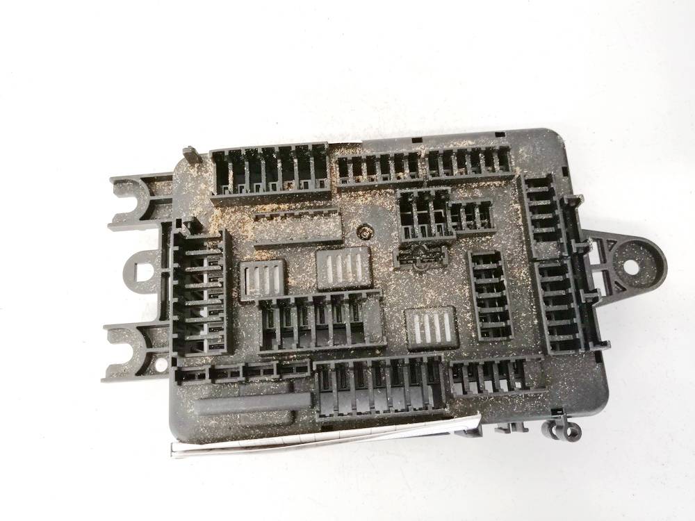 933788001 BMW 3-Series 2015 Fuse box - Thumbnail 2