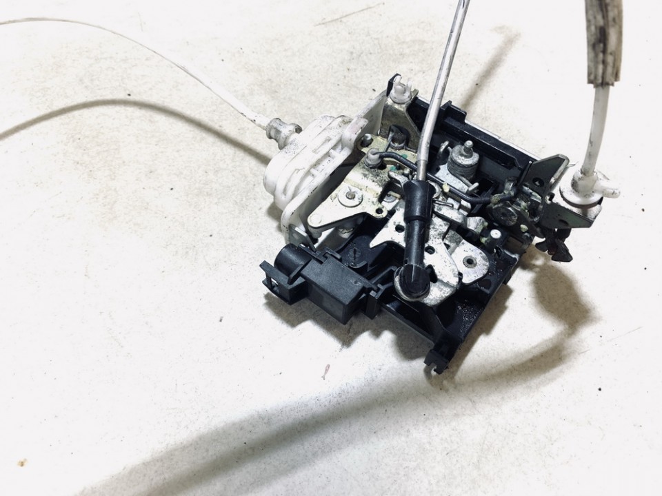 4D1837016D Audi A4 2000 Zamek drzwi - PRZEDNIE PRAWE