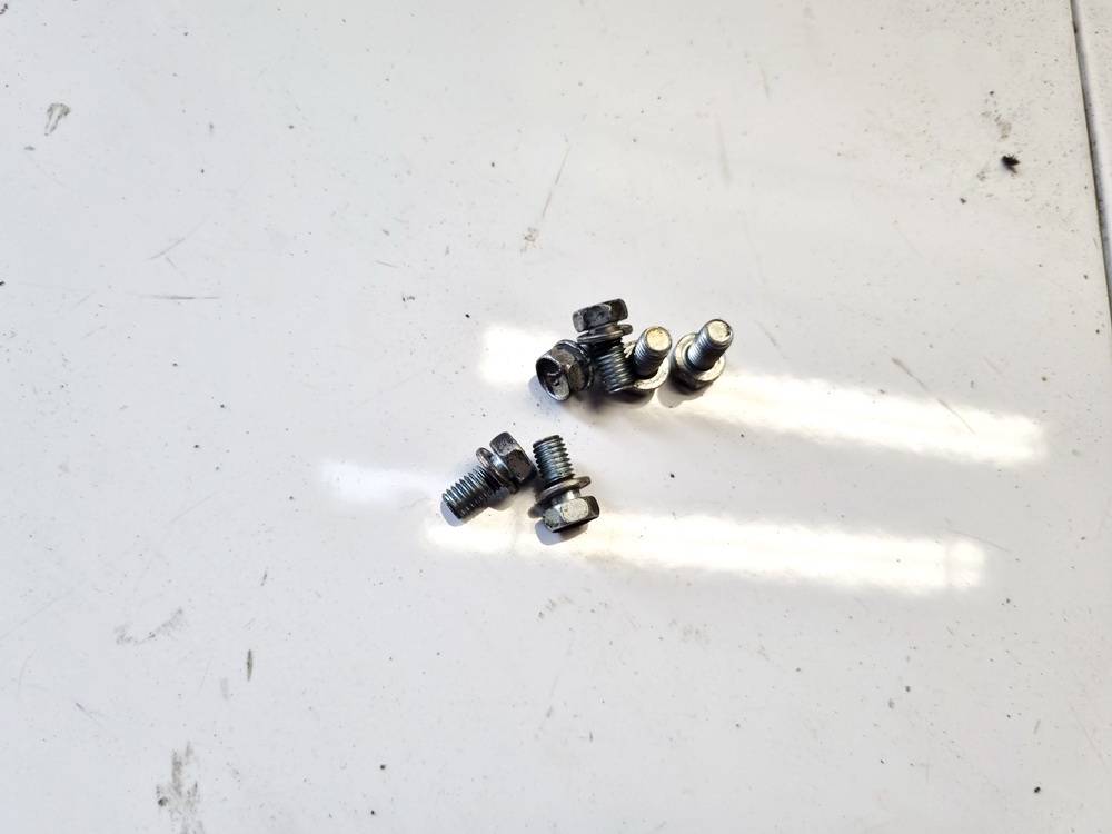 Toyota RAV-4 2011 Pressure Plate screw - Thumbnail 2