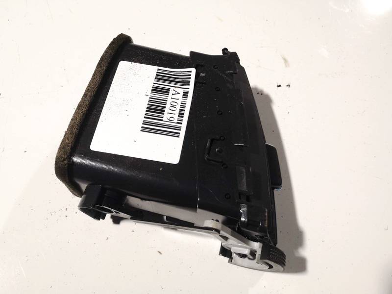 5568064020 Toyota Corolla Verso 2006 Wloty powietrza do kabiny