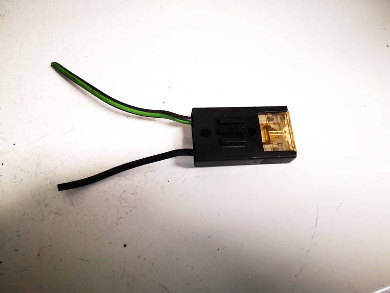 8A0937530 Volkswagen Passat 2005 Bezpiecznik