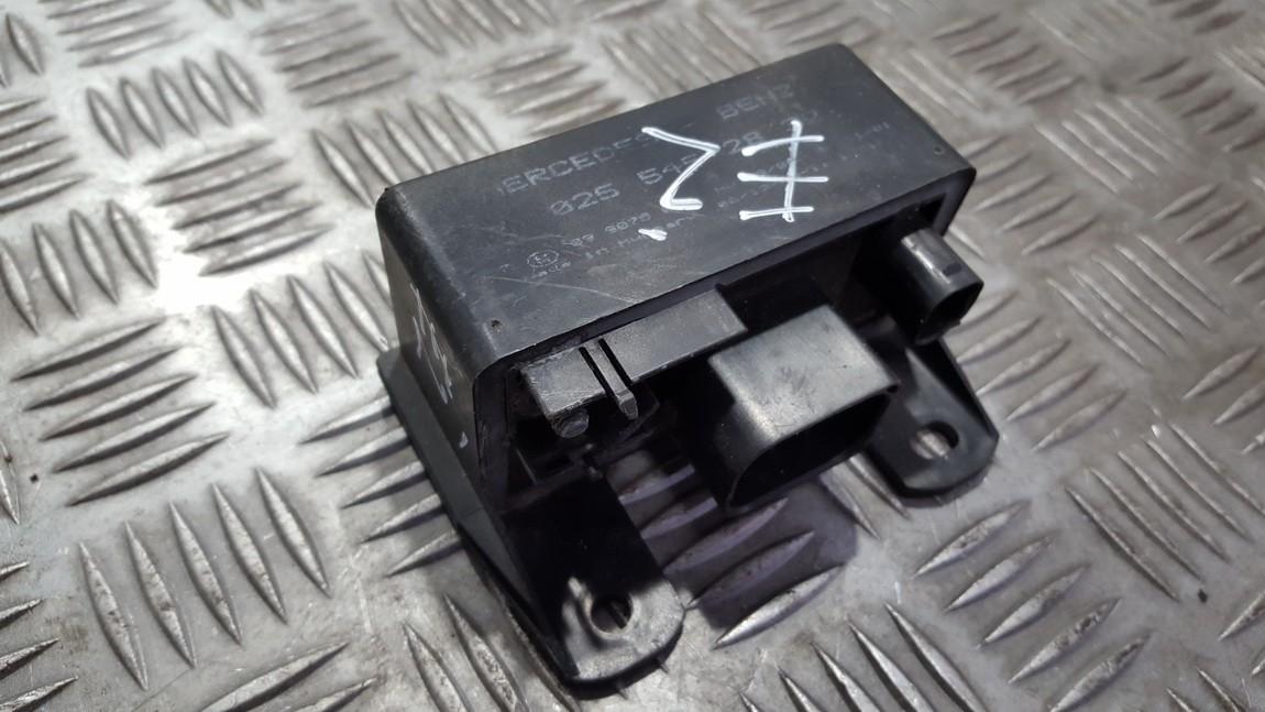 0255452832 Glow plug relay MercedesBenz Vito 2004 2.2L EIS00273464 Used Auto Parts Shop