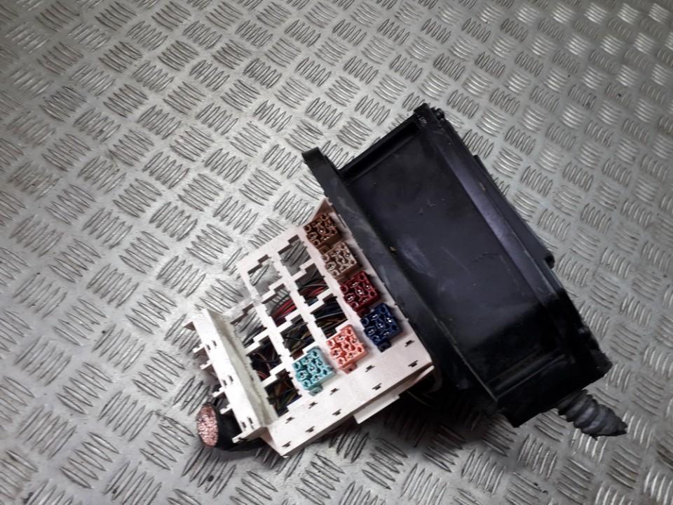 9162163 Volvo V70 1999 Skrzynka bezpieczników