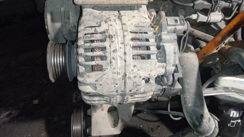 028903028C Volkswagen Golf 1998 Alternator