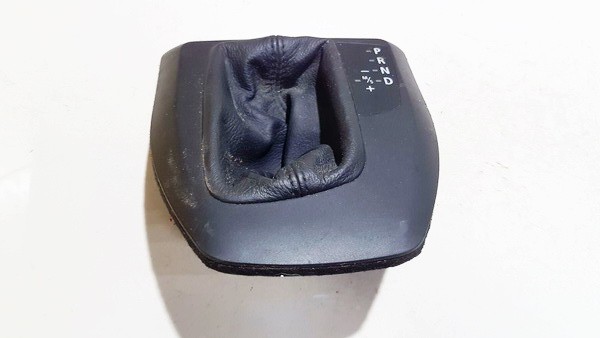 51167059896 BMW 5-Series 2005 Pārnesumu svira apdare (apvalks)