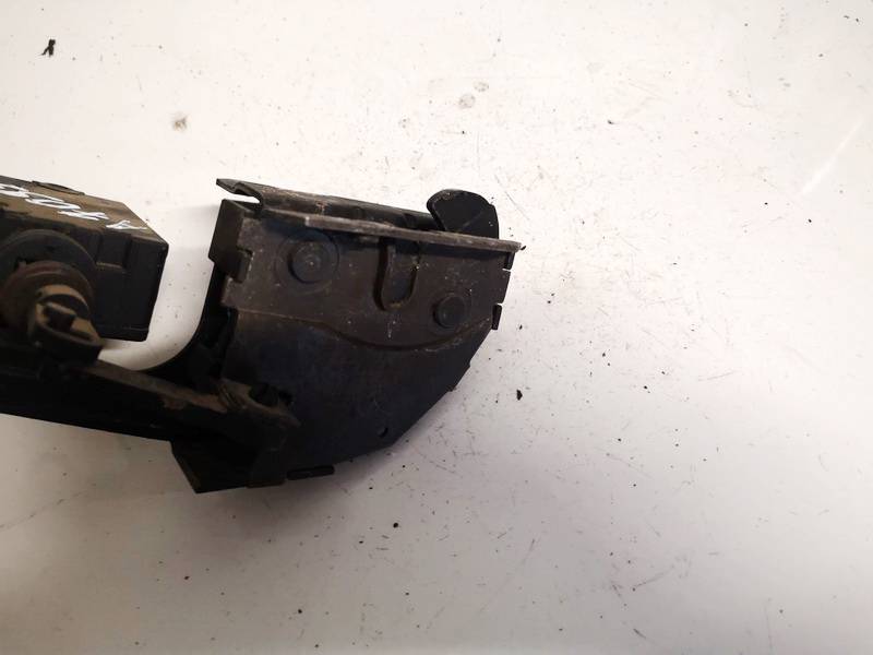 8238469 BMW 5-Series 2002 serrure du coffre - Thumbnail 2