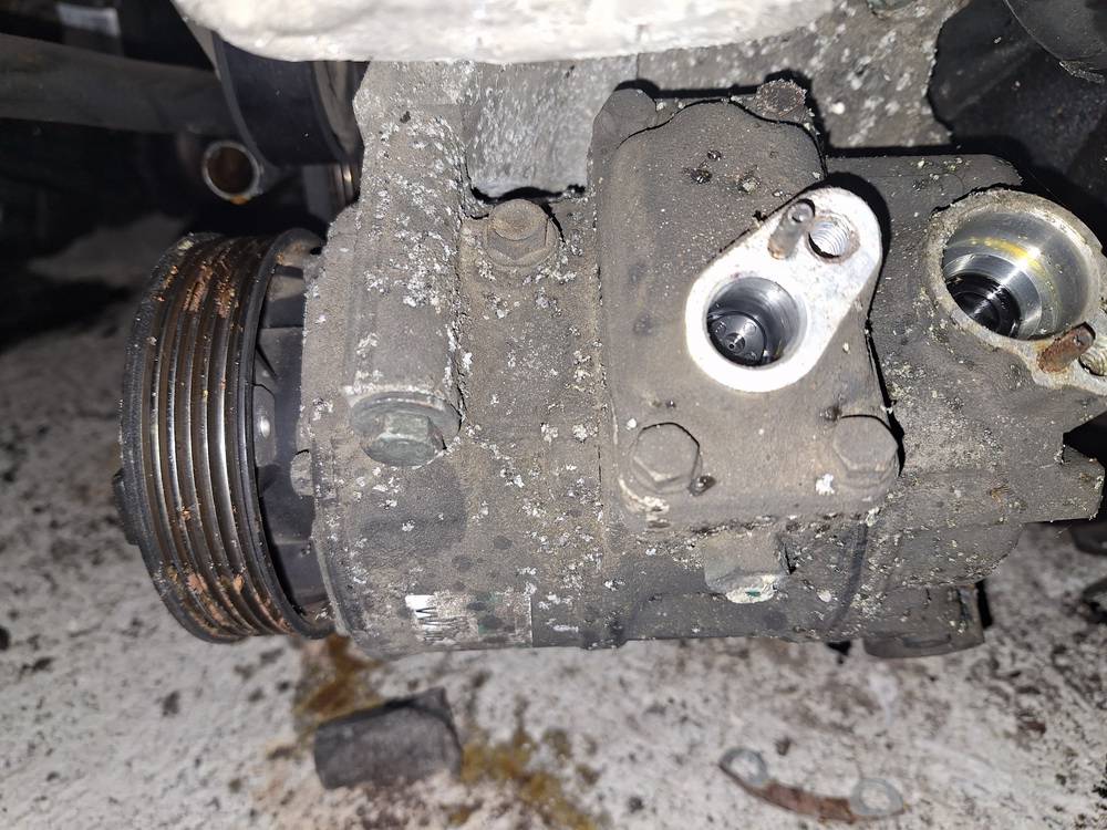 1K0820803S Volkswagen Touran 2005 Ilmastointilaitteen pumppu