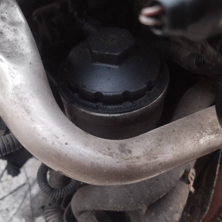 Volkswagen Touran 2006 Oil Filter Housing (oil filter cooler)