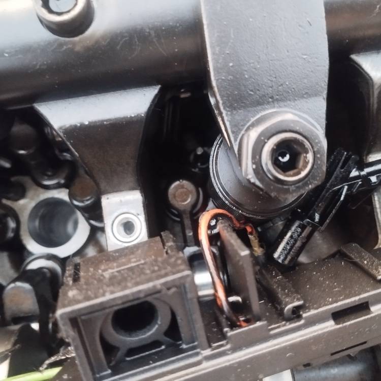 Volkswagen Touran 2006 Fuel Injector - Thumbnail 2