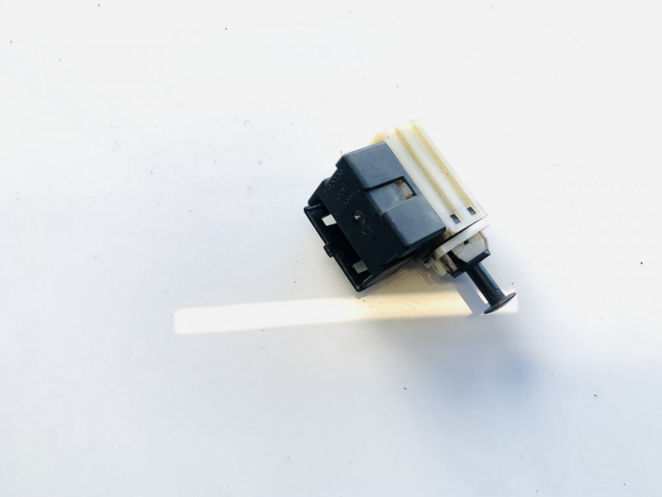 30505L Chrysler Stratus 2005 Brake Light Switch (sensor) - Switch (Pedal Contact) - Thumbnail 2