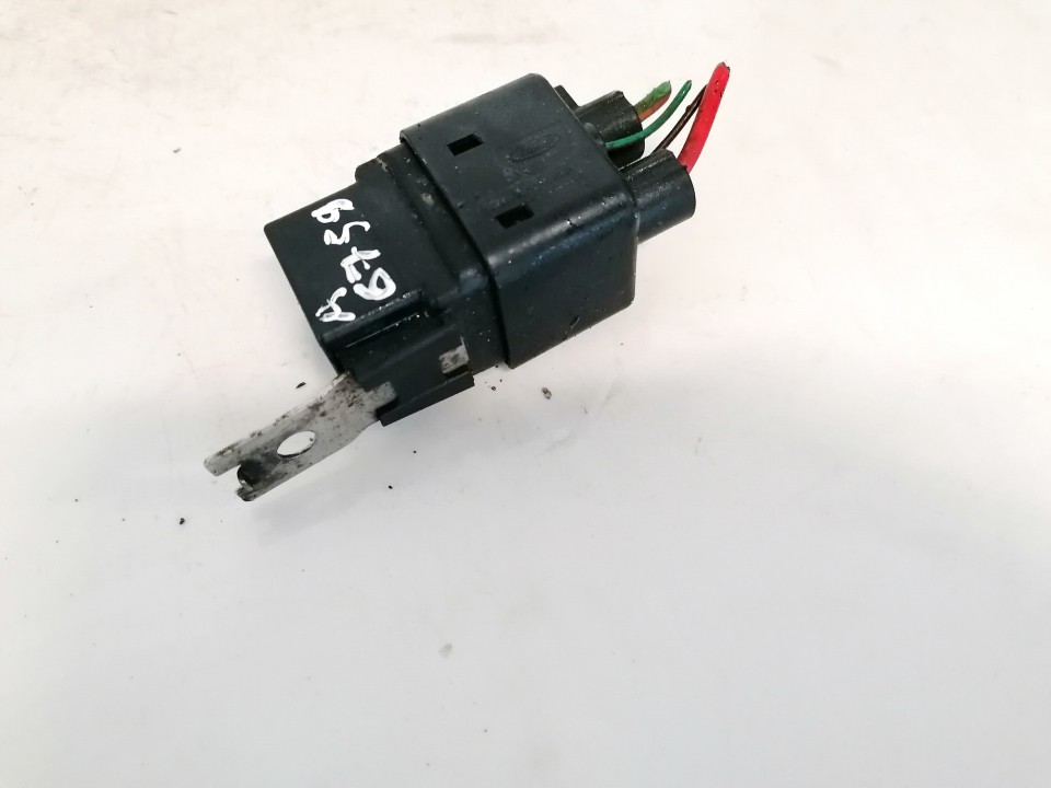 v23136j4x43 94vg14n098f1b Glow plug relay Ford Mondeo 2003 2.0L 15EUR EIS01253507 Used Auto