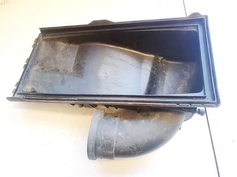 7L0129607 Volkswagen Touareg 2004 Ilmansuodattimen kotelo - Thumbnail 2