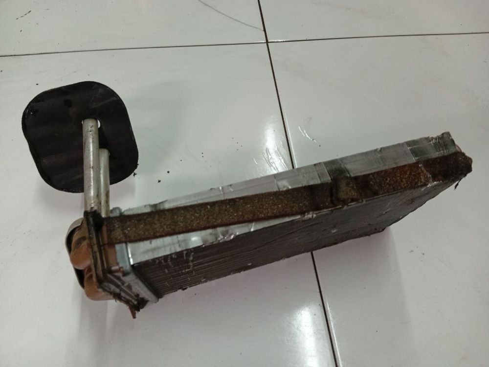 Dodge Grand Caravan 2004 Heater radiator (heater matrix) - Thumbnail 2