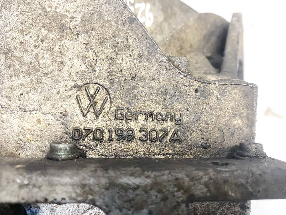 070199307A Volkswagen Touareg 2005 Wspornik silnika - Thumbnail 2