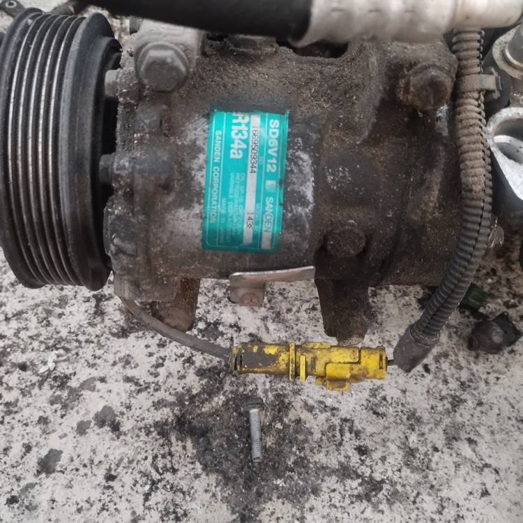 1669509344 Peugeot 307 2004 Ilmastointilaitteen pumppu