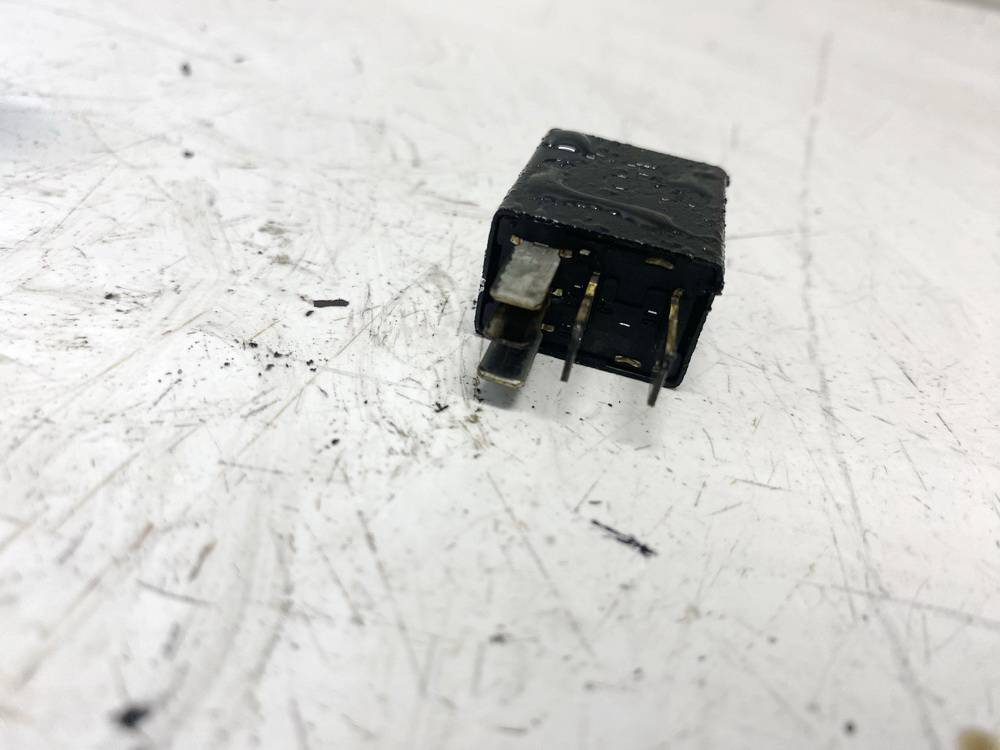 8Z0951253 Audi A4 2004 RELÉ PARA AUTOMÓVIL - Thumbnail 3