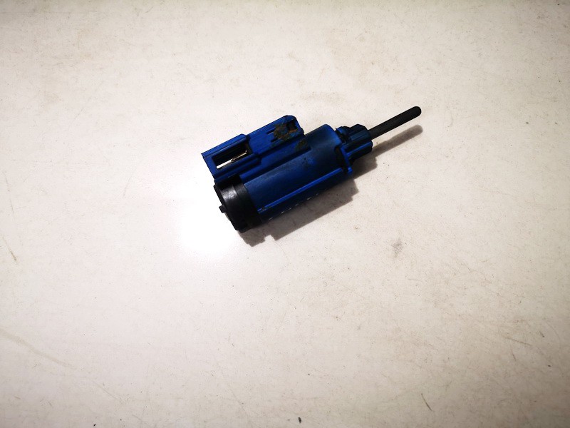8e0927189 19322005 Brake Light Switch (sensor) Switch (Pedal Contact) Volkswagen Passat 2003 2