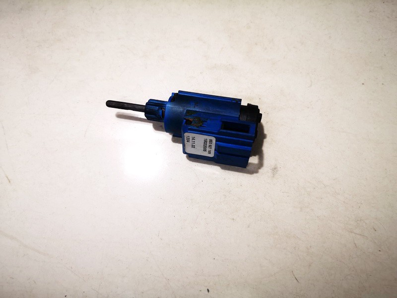 8E0927189 Volkswagen Passat 2003 Czujnik świateł hamulca (przekaźnik-klakson) - Thumbnail 3