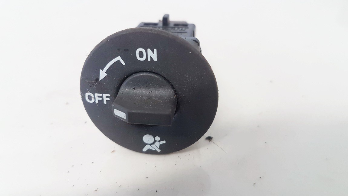 8200169589B Renault Megane 2004 AIRBAG on off Switch (SAFETY ON-OFF SWITCH)