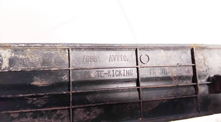 769B1AV710 Nissan Primera 2003 Iekšējā sliekšņa apdare - PRIEKŠA PA KREISI - Thumbnail 3