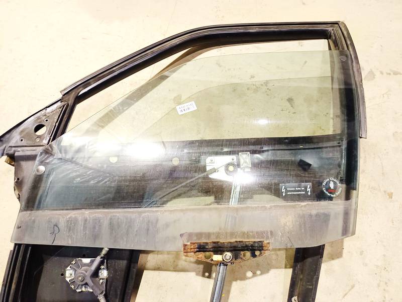 AS2 Audi 100 1985 Боковое окно - передний левый