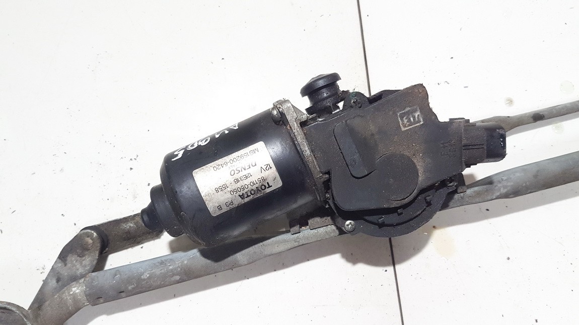 8511005050 Toyota Avensis 2004 windscreen front wiper motor - FRONT
