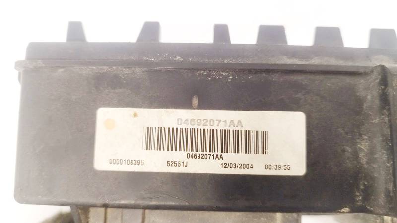 04692071AA Jeep Grand Cherokee 2005 Fuse box - Thumbnail 3