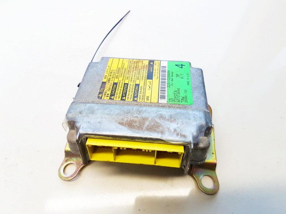 891700d040-89170-0d040-205881-102-32510289xh-airbag-crash-sensors