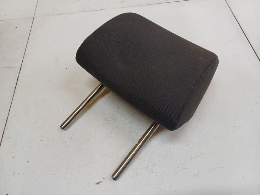 Volkswagen Golf 2005 Seat headrest - Thumbnail 2