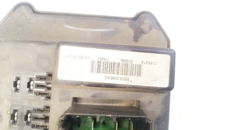 56050066AC Jeep Grand Cherokee 2005 Fuse box - Thumbnail 3