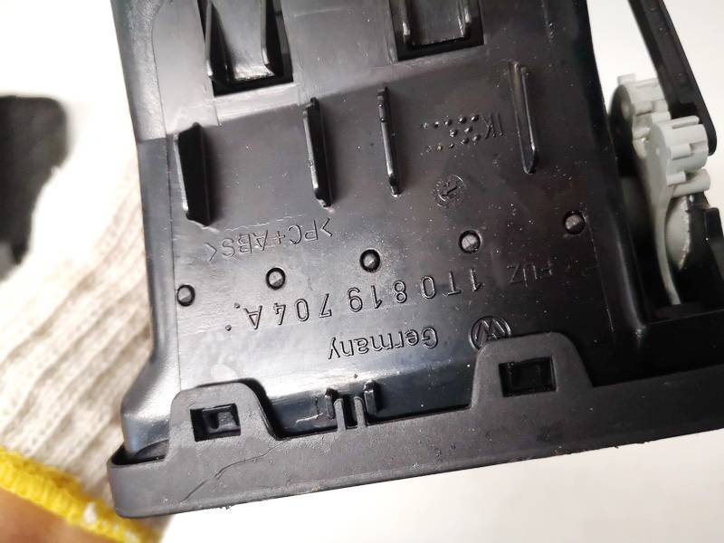 1T0819704A Volkswagen Touran 2004 Dash Vent (Air Vent Grille) - Thumbnail 3