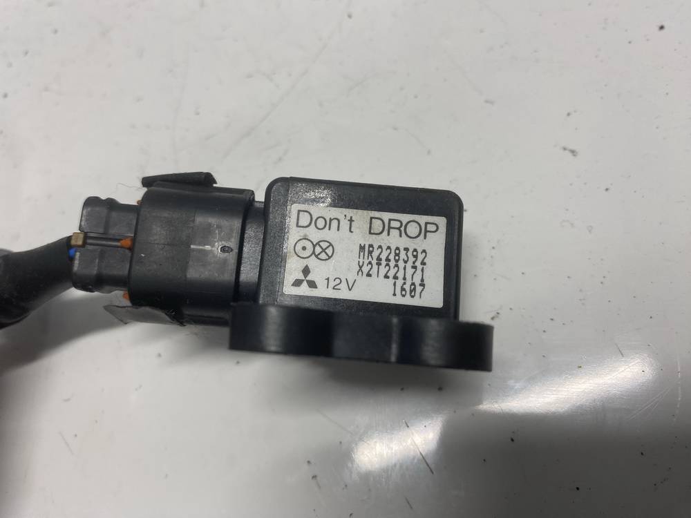MR228392 Mitsubishi Pajero 2002 Srs Airbag crash sensor - Thumbnail 4