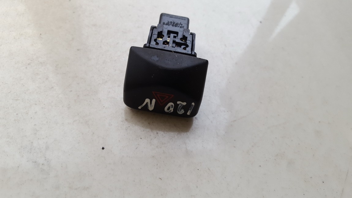 NILES06019 Nissan Note 2007 Hazard switch