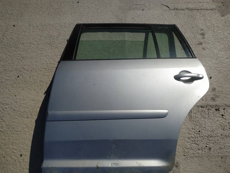 PILKOS Volkswagen Touran 2005 Takaovi - TAKANA VASEMMALLA